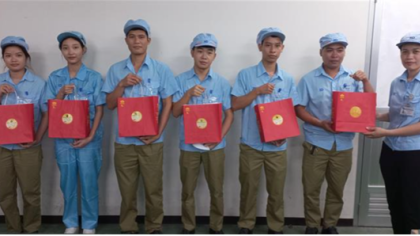 22.9.2023 HAMADEN PRESENTS MID-AUTUMN FESTIVAL GIFTS TO EMPLOYEES